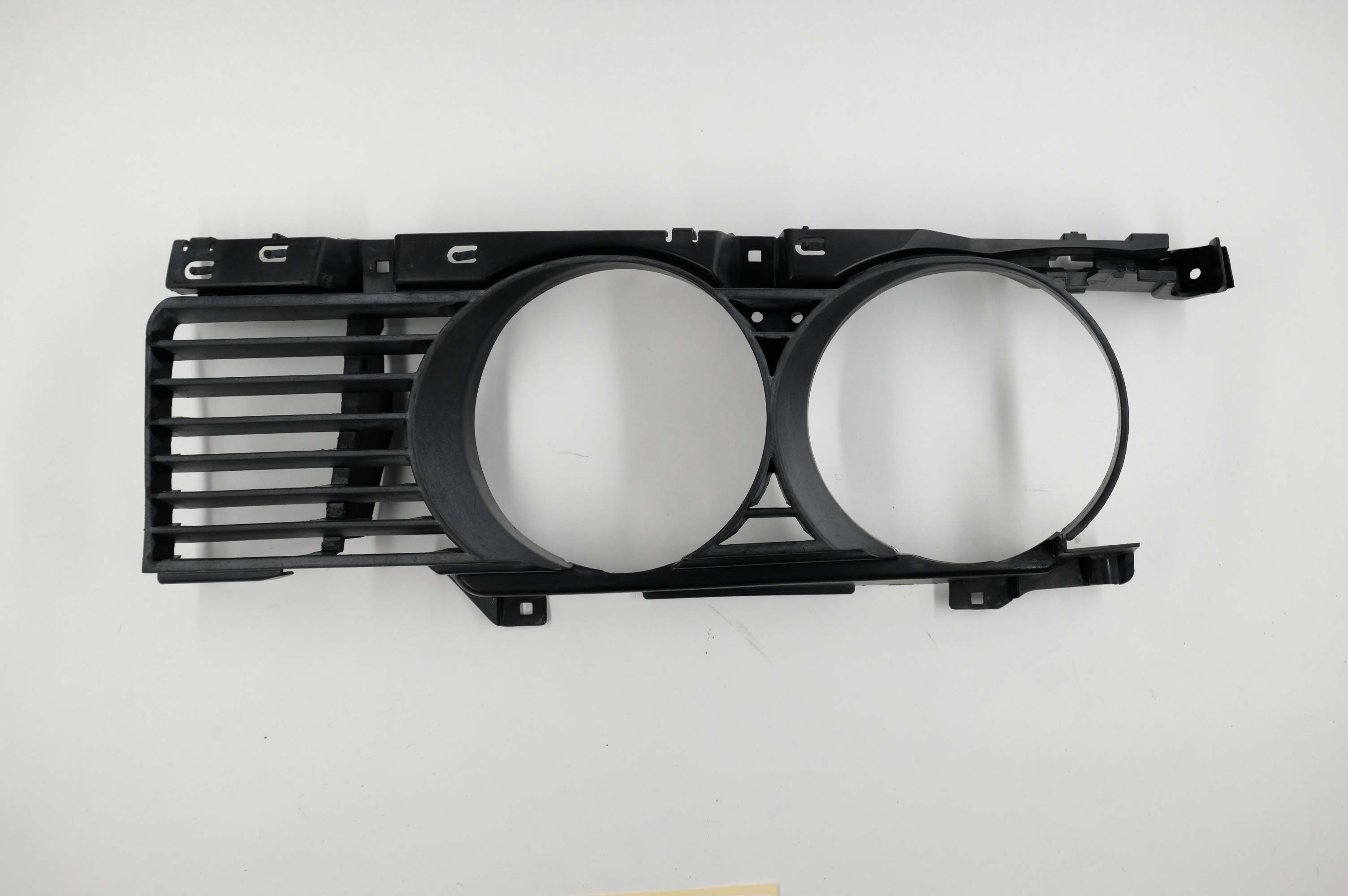 Grille right